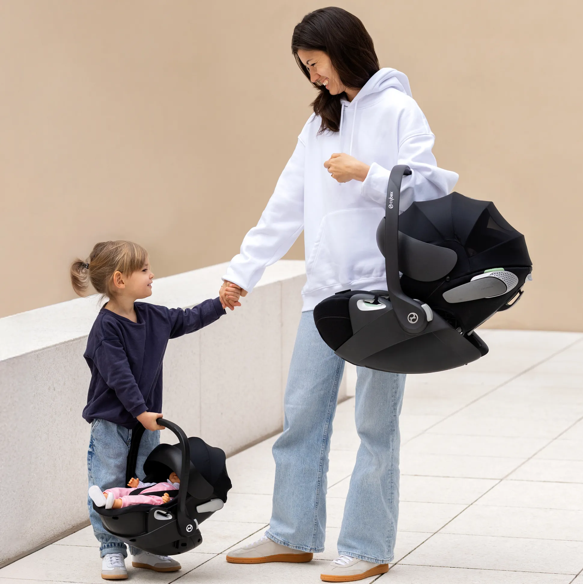 Porte-Poupon Cybex 2 en 1 noir pour poupon 36 et 42 cm